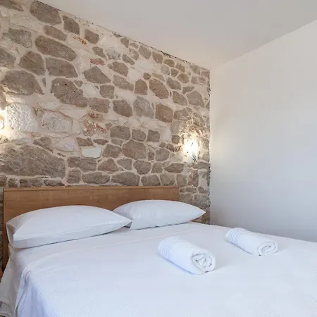 Stone House Grgo With Heated Swimming Pool And Podorljak