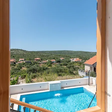 Βίλα Stone House Grgo With Heated Swimming Pool And Podorljak
