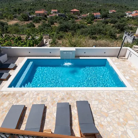 Stone House Grgo With Heated Swimming Pool And Villa