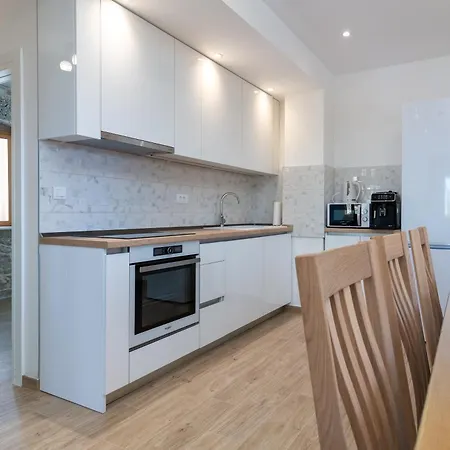 Stone House Grgo With Heated Swimming Pool And Podorljak