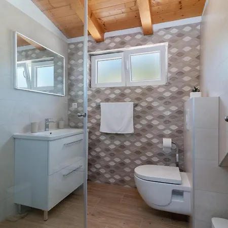 Stone House Grgo With Heated Swimming Pool And *