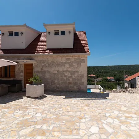 Stone House Grgo With Heated Swimming Pool And Podorljak