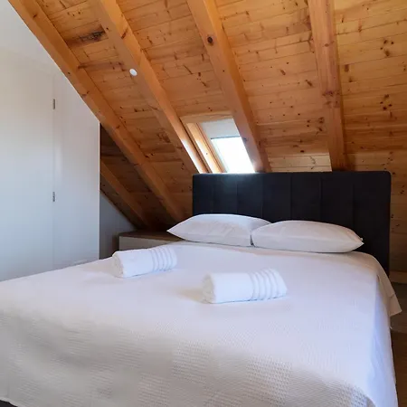 Βίλα Stone House Grgo With Heated Swimming Pool And