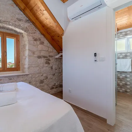 Stone House Grgo With Heated Swimming Pool And Podorljak