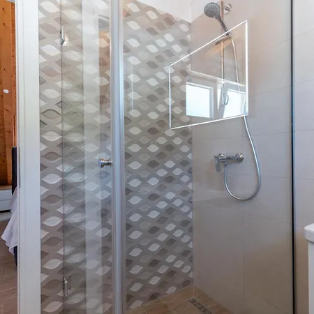 Βίλα Stone House Grgo With Heated Swimming Pool And Podorljak