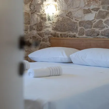 Stone House Grgo With Heated Swimming Pool And Βίλα *