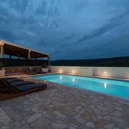 Stone House Grgo With Heated Swimming Pool And