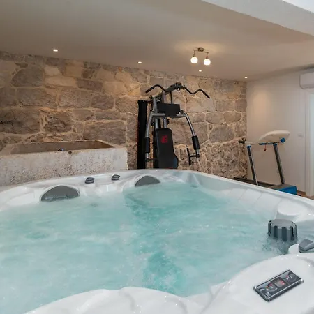 Stone House Grgo With Heated Swimming Pool And