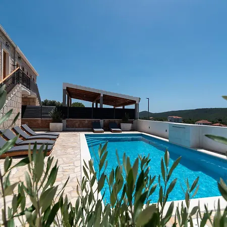 Stone House Grgo With Heated Swimming Pool And Βίλα