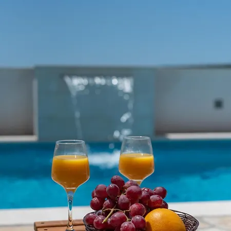 Stone House Grgo With Heated Swimming Pool And Podorljak