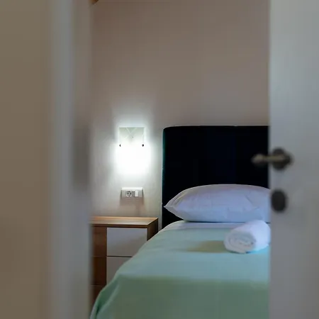 Stone House Grgo With Heated Swimming Pool And