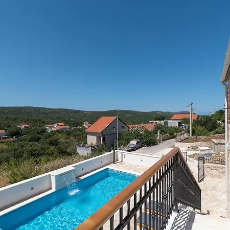 Stone House Grgo With Heated Swimming Pool And Villa