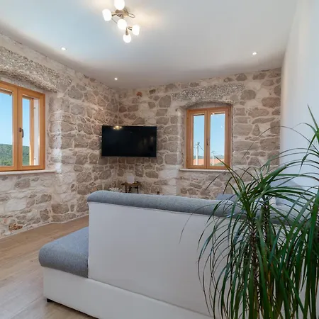 Stone House Grgo With Heated Swimming Pool And Podorljak
