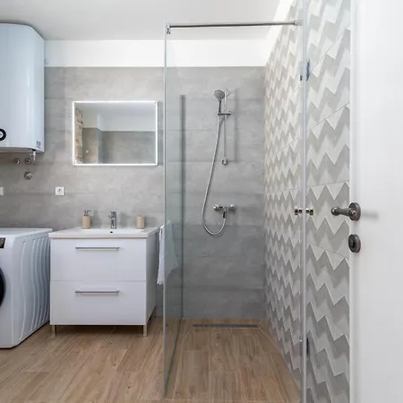 Βίλα Stone House Grgo With Heated Swimming Pool And