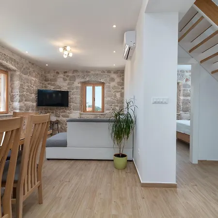 Βίλα Stone House Grgo With Heated Swimming Pool And Podorljak