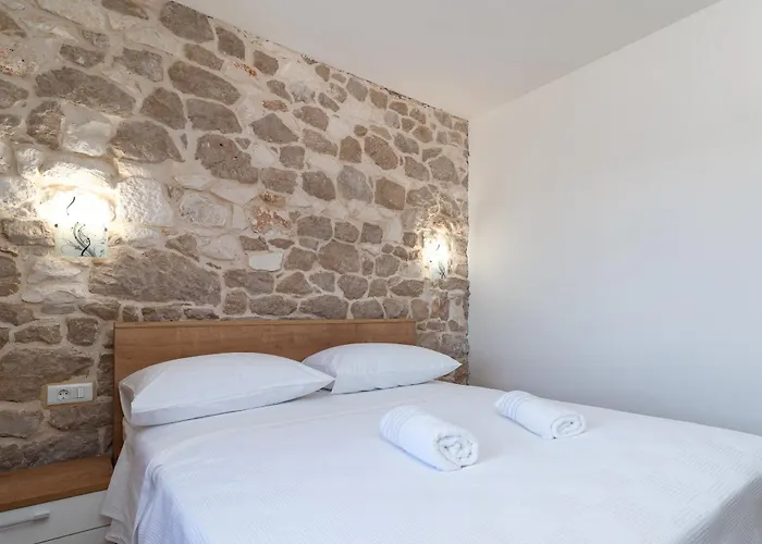 Stone House Grgo With Heated Swimming Pool And Podorljak