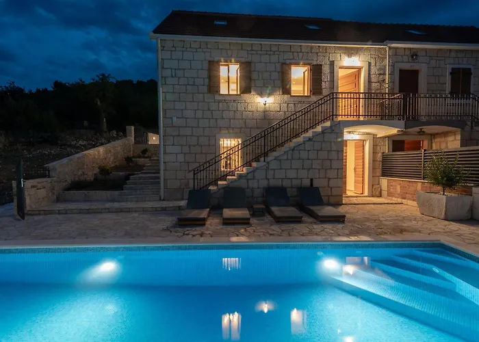 Stone House Grgo With Heated Swimming Pool And Villa