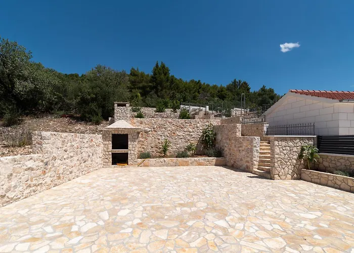 Stone House Grgo With Heated Swimming Pool And