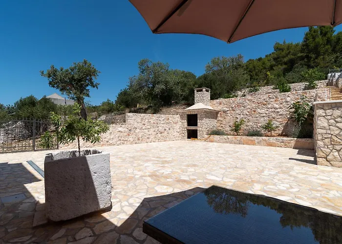 Villa Stone House Grgo With Heated Swimming Pool And