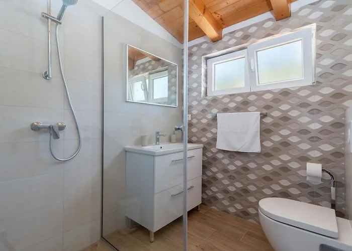 Stone House Grgo With Heated Swimming Pool And Podorljak