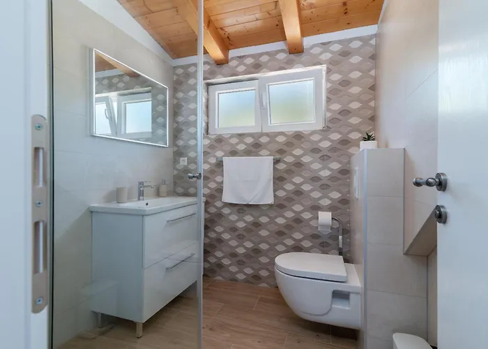 Stone House Grgo With Heated Swimming Pool And *