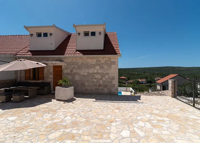 Stone House Grgo With Heated Swimming Pool And Podorljak