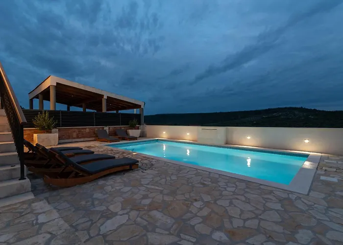 Stone House Grgo With Heated Swimming Pool And