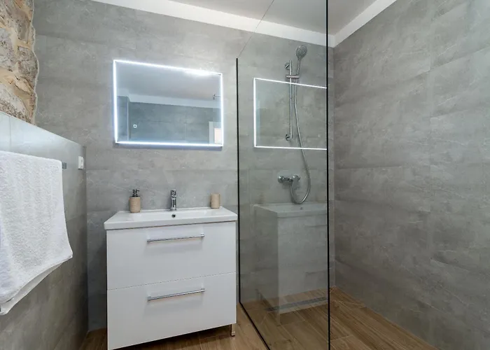 Villa Stone House Grgo With Heated Swimming Pool And Podorljak