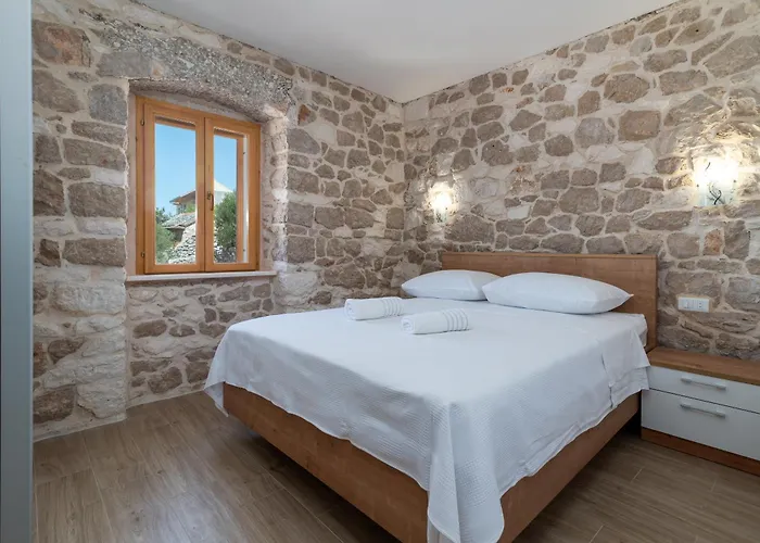 Stone House Grgo With Heated Swimming Pool And Villa Podorljak