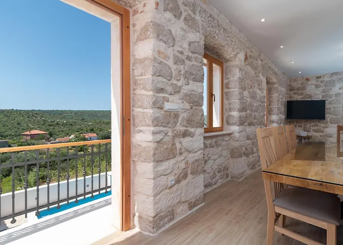 Stone House Grgo With Heated Swimming Pool And Villa