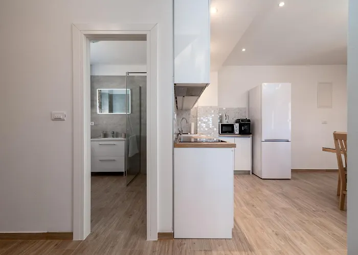 Stone House Grgo With Heated Swimming Pool And