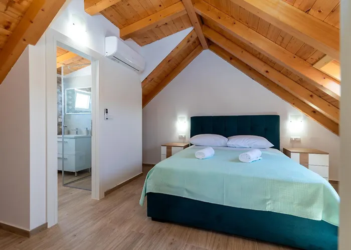 Villa Stone House Grgo With Heated Swimming Pool And *