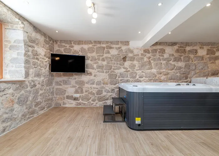 Villa Stone House Grgo With Heated Swimming Pool And Podorljak